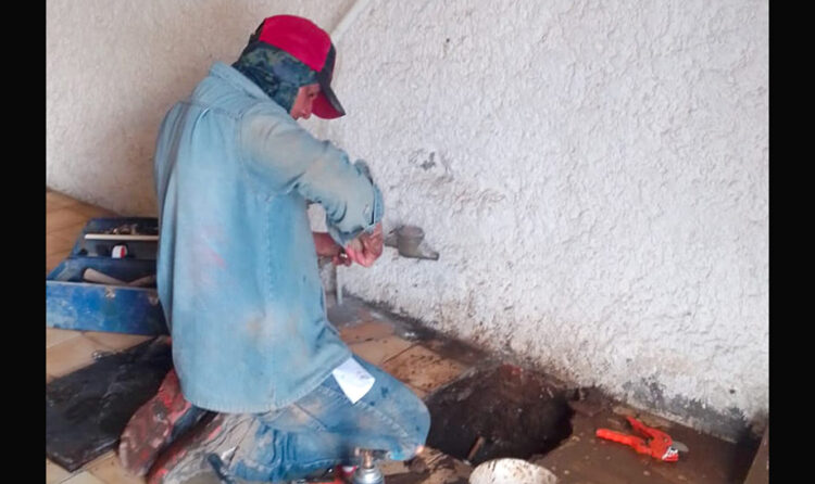 SOSAPACH atiende de manera inmediata reporte ciudadano por fuga de agua en la Zona Centro