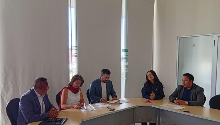 UTH y Agencia de Energía unen esfuerzos para un futuro sustentable