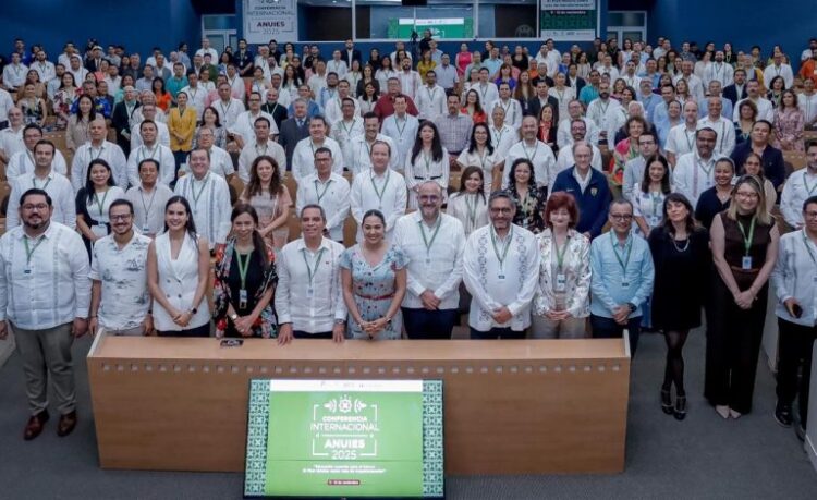 UTH participa en la Conferencia Internacional ANUIES 2025