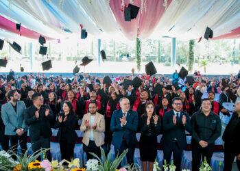 Realiza UTTECAM ceremonia de graduación 2025