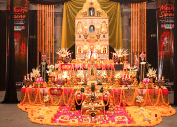 Más de 100 mil personas visitaron la ofrenda del Palacio Municipal durante el Festival “La Muerte es un Sueño”