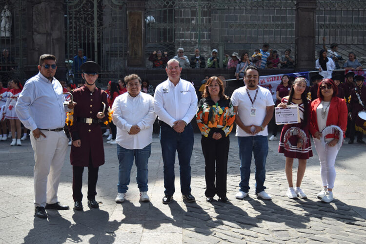 Fomenta SGG cultura cívica con exhibición de bandas de guerra