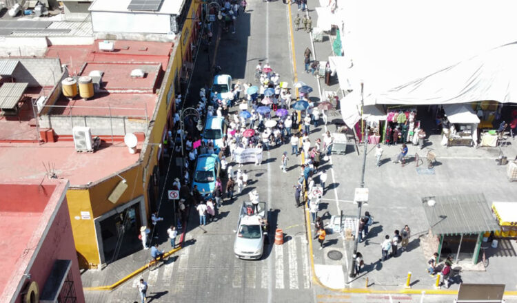 Fracasa la caminata de Roxana Luna y Alejandro Oaxaca: menos de 50 personas y cero respaldo ciudadano
