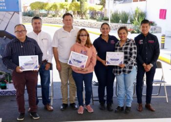 Mejora Lupita Cuautle movilidad en Delegación Atlixcáyotl con rehabilitación de Avenida