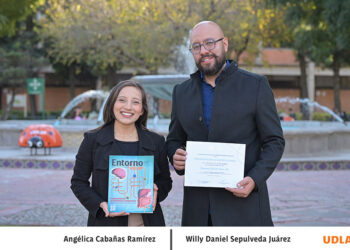 La Editorial UDLAP recibe el Premio al Arte Editorial de la CANIEM por la revista Entorno UDLAP