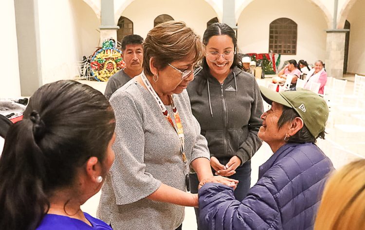 Ayuntamiento de Santa Inés Ahuatempan entrega apoyos ortopédicos a grupos vulnerables