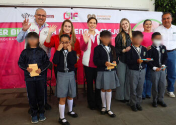 Beneficia Marielise Budib a 200 niñas y niños con entrega de anteojos graduados