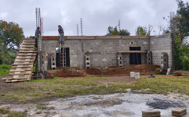 Después de 30 años, pobladores logran construir obra comunitaria en Huehueymico
