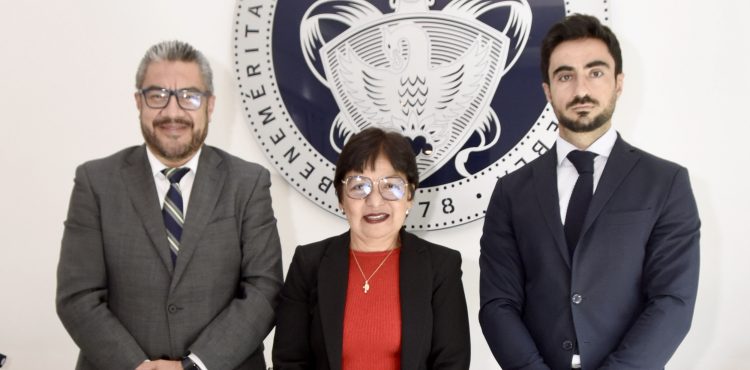 Rectora Lilia Cedillo toma protesta a nuevos funcionarios de la BUAP