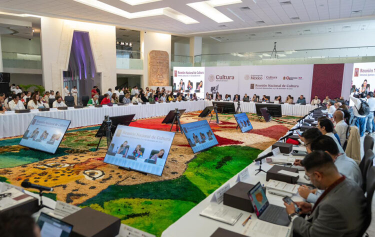 En Quintana Roo, Claudia Curiel de Icaza y Mara Lezama inauguran la Reunión Nacional de Cultura 2025