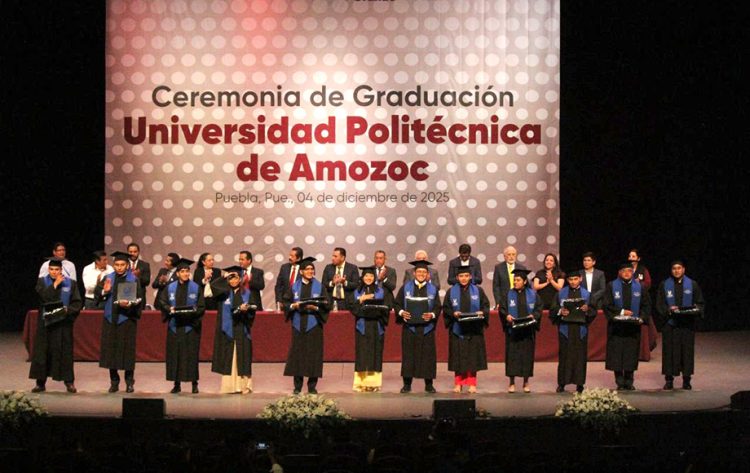 Reconoce UPAM excelencia académica en graduación de 400 estudiantes