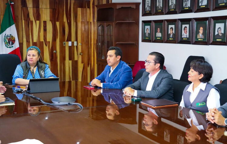 Firma de convenio de colaboración UTTehuacán – IMSS