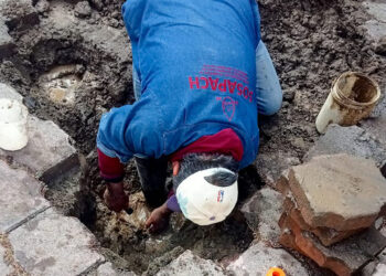 Atiende SOSAPACH fuga de agua en Club de Golf gracias a reporte ciudadano