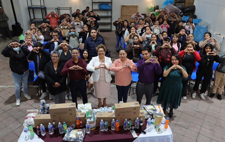 Encabeza Tere Alfaro entrega de insumos alimentarios a escuelas de Cuautlancingo