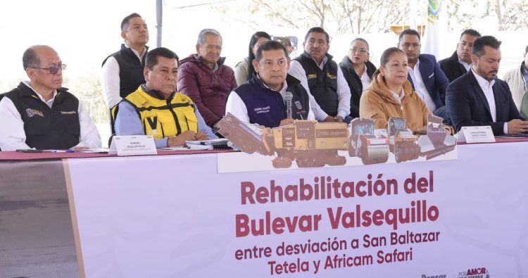 Bienestar integral para familias; Gobierno de Puebla pavimenta vialidades con 60% de ahorro