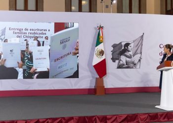 Presidenta Claudia Sheinbaum encabeza entrega de escrituras a 354 familias reubicadas del Chiquihuite