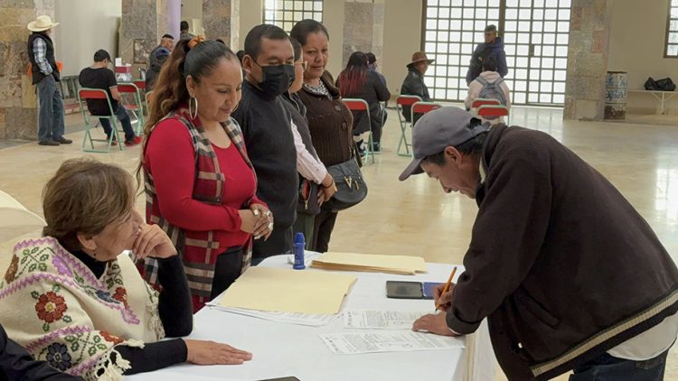 Ahuatempan avanza en la regularización ganadera y se posiciona en cuarto lugar estatal