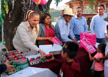 Mediante convivencia comunitaria, Secretaría de las Mujeres conmemora Día de Reyes Magos