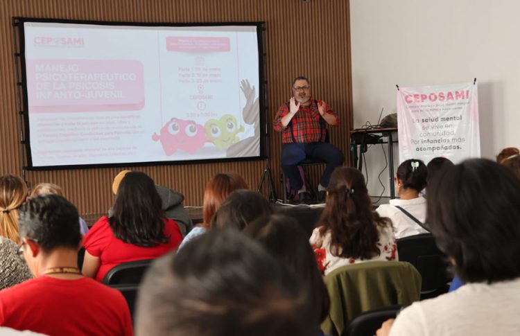 SEDIF capacita a profesionales poblanos en salud mental