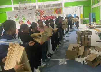 Entrega SEP abrigos y paquetes escolares a estudiantes de la Normal Rural “Carmen Serdán”