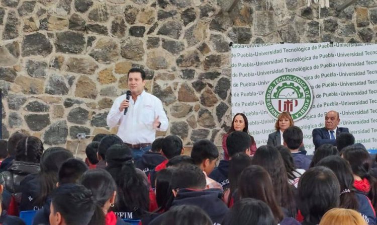 Acerca UTP su oferta educativa a estudiantes de educación media superior
