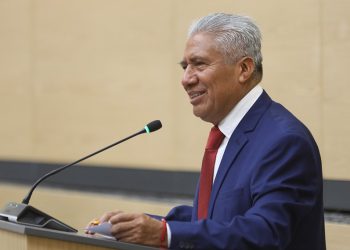 Comparece ante el Pleno del Congreso del Estado el titular de la Secretaría de Educación Pública