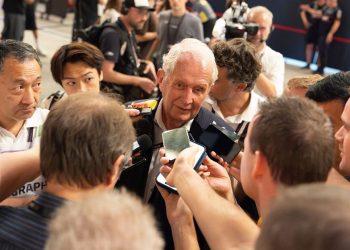 Fue un error haber contratado a Sergio Pérez en Red Bull, dice Helmut