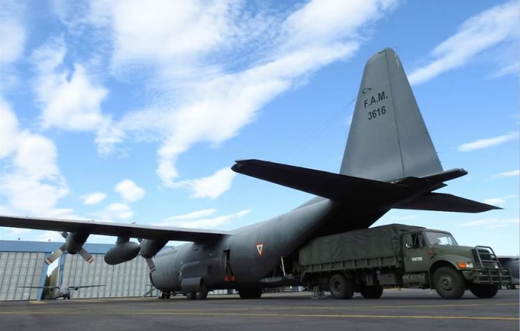 Aterrizó un Hércules de EU en Toluca descargó y se fue