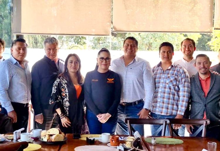 Fedrha Suriano encabeza gira de trabajo para consolidar a movimiento ciudadano en Puebla