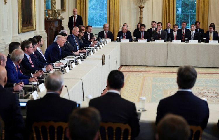 Trump decidirá sobre las petroleras que operen en Venezuela y no el país sudamericano