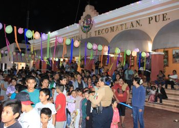 Reconocen labor de policías en Tecomatlán
