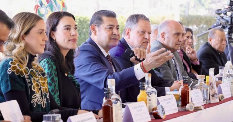 Volaris reconoce potencial económico y turístico de Puebla; abre 12 vuelos a bajo costo desde Aeropuerto Hermanos Serdán