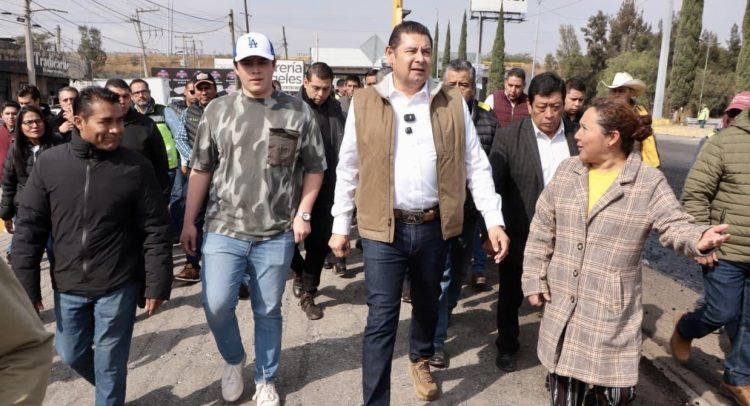 Tren de pavimentación transforma vialidades, genera ahorro y conecta a Puebla