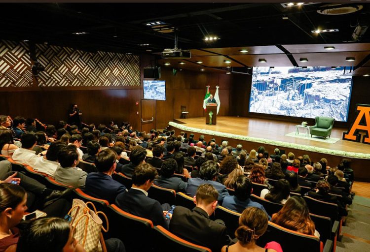 Cultura y liderazgo social centran diálogo con Pedro Ángel Palou en la Cátedra Melquiades Morales de la Anáhuac Puebla