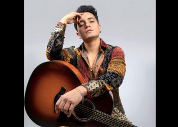 Fehr Rivas presenta D’ELLAS, un homenaje rockmántico a las voces femeninas que marcaron generaciones