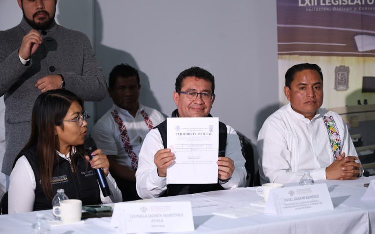 Congreso entrega copia de decreto que declara al Municipio de San Gabriel Chilac como Capital del Ajo