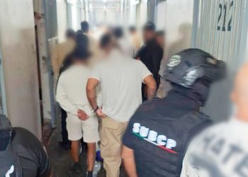 Fuerzas de seguridad efectúan revisión en penal de San Pedro Cholula