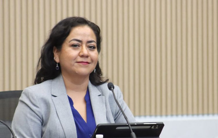 Promueve Celia Bonaga iniciativas para implementar licencia menstrual a trabajadoras y estudiantes
