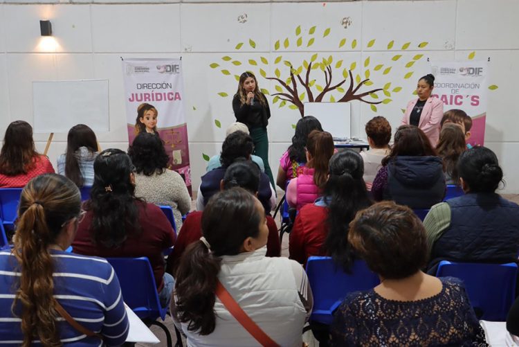 Fortalece SMDIF capacitación de maestras de CAIC’S