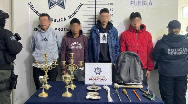 Policía de San Pedro Cholula frustra robo en iglesia de San Juan Calvario