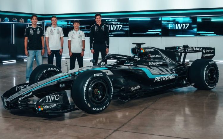 Mercedes presenta oficialmente su W17 que llevarán Russell y Kimi