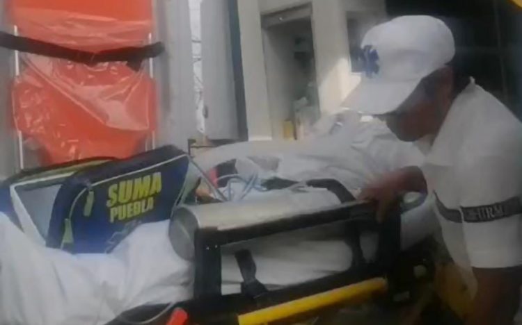 Desde Texmelucan, traslado terrestre garantiza atención oportuna a paciente