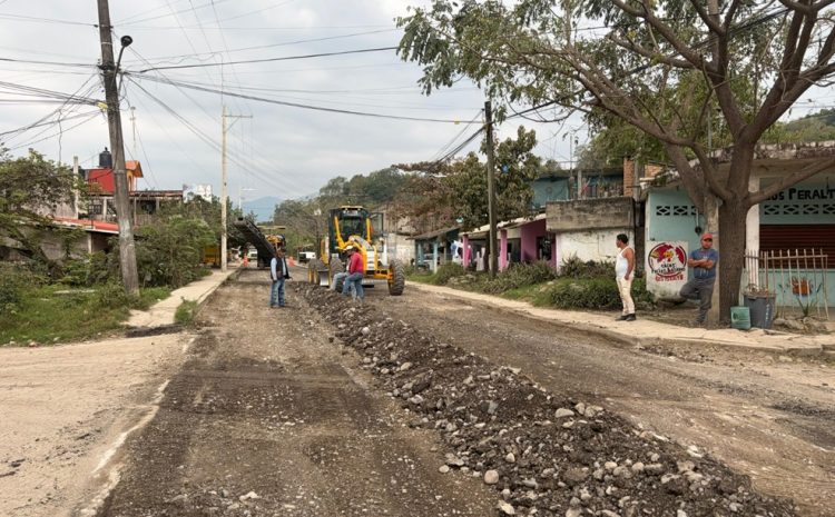 Mantiene Gobierno de Puebla conectividad en Tochimilco con Módulo de Maquinaria