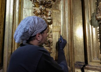 El INAH supervisó obras de conservación en el retablo de Los Reyes, de la Catedral Metropolitana de la Ciudad de México 
