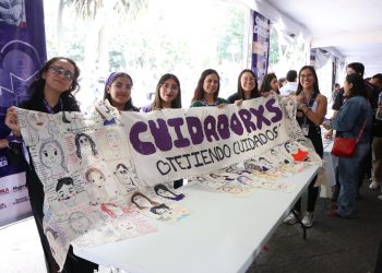 Jornada Violeta reúne emprendimiento, cultura y servicios institucionales