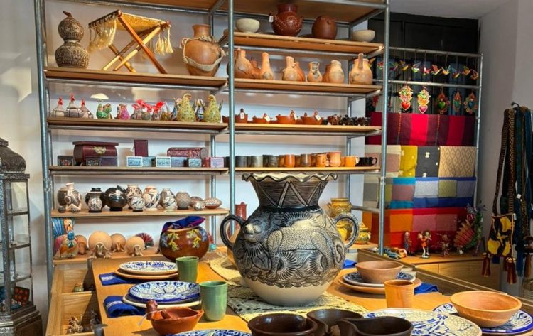 La Secretaría de Cultura del Gobierno de México inaugura una nueva tienda FONART en el Ateneo Peninsular de Mérida, Yucatán