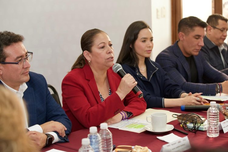 Gobierno de Puebla y Congreso ampliarán alcance de programas sociales