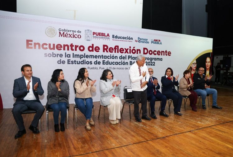 Realiza SEP Encuentro de Reflexión sobre Plan de Estudios 2022 con docentes de Puebla