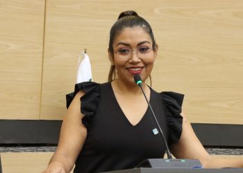 Plantea Leonela Martínez reforma al Código Civil para proteger el interés superior de menores en viajes internacionales