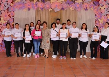 DIF Cuautlancingo fortalece capacitación y bienestar con clausura de talleres